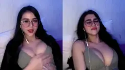 Selebgram Toge Menggoda Dengan Desahan Syahdu Yang Menggairahkan