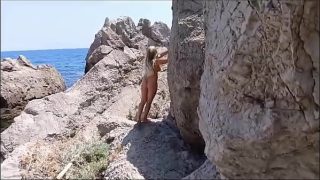 Ibu Jerman Telanjang Di Pantai, Siap Digoda Ombak Nakal.