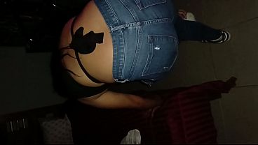 Setelah Pesta, Kakak Iparku Menyusup Ke Kamarku Untuk Bercinta.