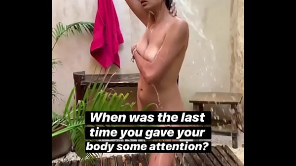 Desi Cewek Seksi Mandi Liar Di Luar, Bikin Liur Ngiler.