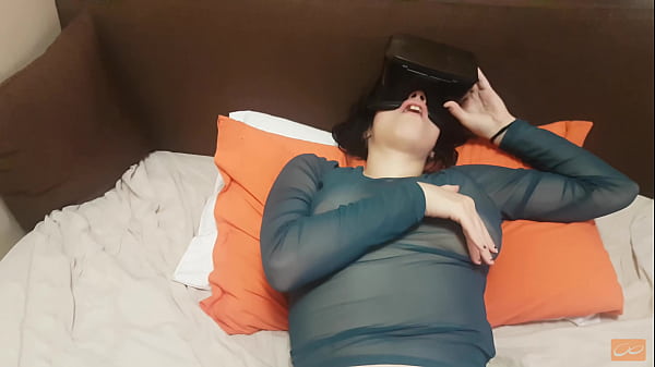 Aku Meniduri Teman Sekamarku Usai Dia Memuaskan Diri Sambil Menonton Film Porno Vr—orgasme Tak Terbatas
