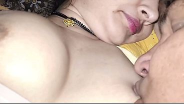 Kakak Tiri Hisap Payudara Adik Tirinya Sebelum Mereka Bercinta