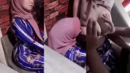 Jilbab Hot Ngocok Bos Di Kantor Sampai Puas
