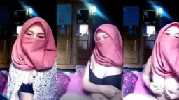 Jilbab Pink Basah Keringetan, Siap Digoyang.