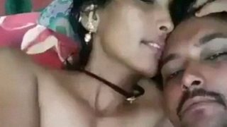 Video Mesum Pasangan India Main-main Di Ranjang, Siap-siap Panas!