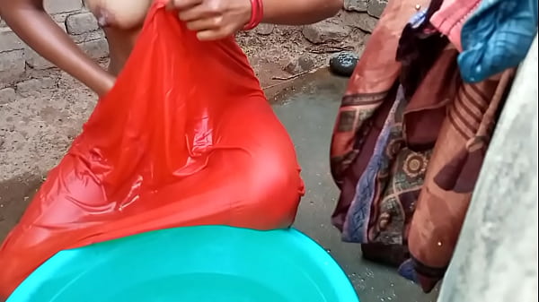 Rati Mandi Di Kamar Mandi, Suara Hindi Bikin Makin Panas, Bikin Ngaceng