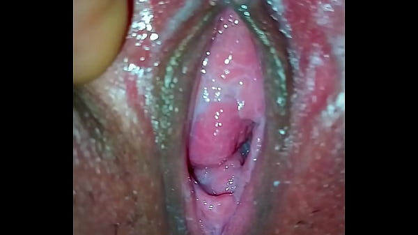 Bini Lagi Mainin Kontol Gede Suami, Crot Dalem Rahim, Gila Nikmatnya.