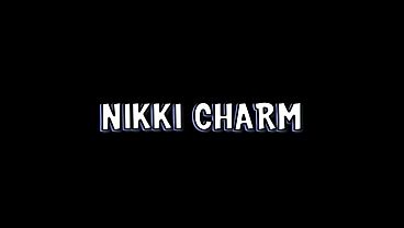 Dia Membungkuk Setelah Itu Biar Memek Terkenalnya Digebuk Sambil Lubang Pantatnya Dijempol.