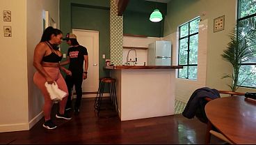Ibu Tiri Pink Hot Ngintip Anak Mantu Di Kamar, Bikin Suasana Makin Panas Dan Basah.