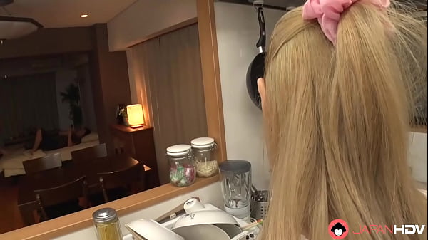 Ibu Rumah Tangga Jepang Ngemut Kontol Di Dapur, Nggak Ada Sensor.