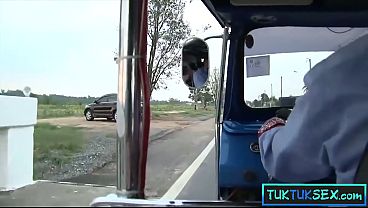 Ibu-ibu Thailand Amateur Digetok Dijalanan, Langsung Dibawa Muter Buat Ngewe.