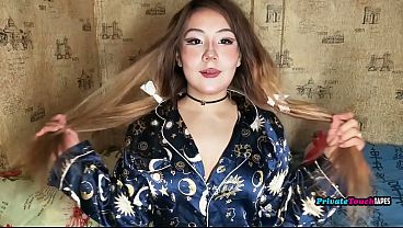 Gadis Gemoy Rusia Paha Montok Mainin Lubang Memek Sempitnya Pakai Dildo Nendang Di Dalem
