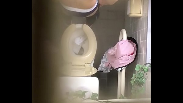 Tong Sampah Jepang Bagian 2, Bikin Makin Pengen Crot Di Dalamnya.