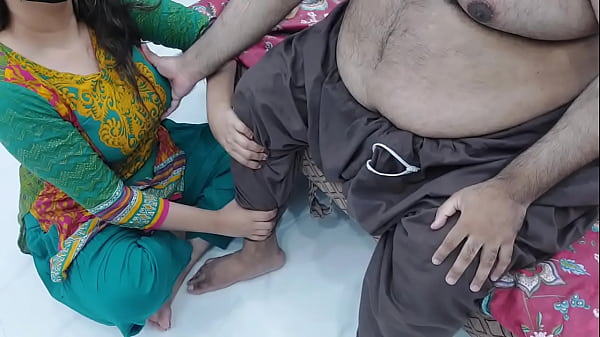 Cewek India Anak Tiri Lagi Pijit Kaki Gue Sambil Gue Remes-remes Toketnya, Langsung Panas, Audio Hindi Jelas Dan Nakal Banget.