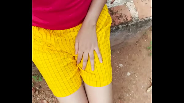 Desi Cewek Ananya Panday Lagi Main-main Sendirian Di Luar, Bikin Greget