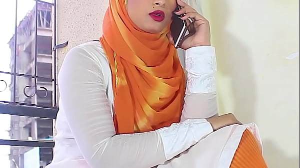Salma Si Cewek Muslimah Nafsu, Ngentot Sama Temennya Pake Audio Hindi Kotor
