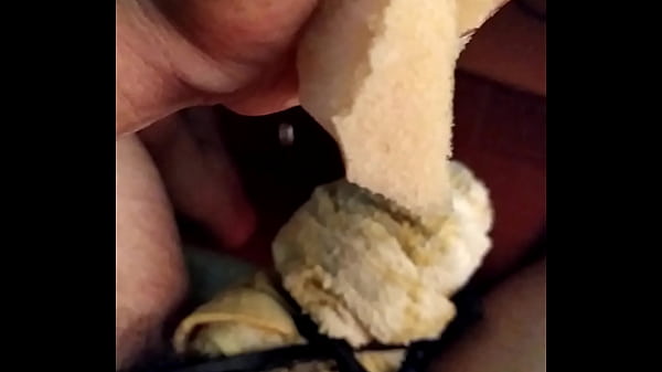 Masturbasi Pakai Handuk Basah Sama Sabun, Bikin Basah Makin Nikmat.