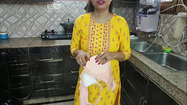 Desi Bhabhi Dapur Lagi Cuci Piring, Tiba-tiba Adik Ipar Datang Ngerayu, “bhabhi, Gue Pengen Ngerasain Lubang Lo, Mau Kasih Nggak?”