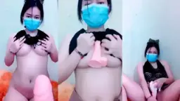 Cici Molly Ngejepit Dildo Mangga Sampe Becek, Toge Nya Minta Digebukin.