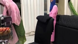 Cowok Gede Colmek Di Depan Anak Tiri Hijabnya Yang Bikin Malu