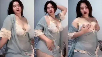 Febby Montok Nan Seksi Remas-remas Toket Di Mangolive
