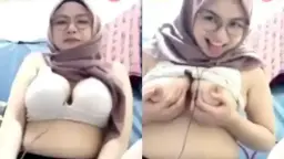 Jilbab Seksi, Kacamata Bikin Liar, Toge Ketat Bikin Ngaceng.