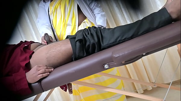 Desi Dokter Sahiya Colokin Kontol Pasien Sampe Crot