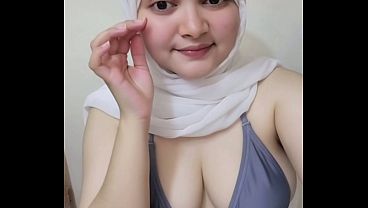 Hari-hari Pertama Goyang Twerk Pake Hijab, Bikin Makin Panas Dan Penuh Gaya.