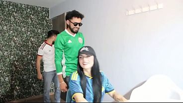 Cuci Baju Di Meksiko, Tapi Tanganku Malah Sibuk Meremas Sesuatu Yang Lain.