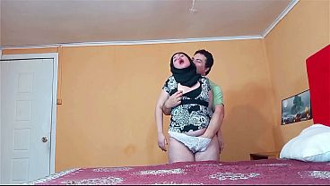 Wanita Berhijab Digeboyong Gaya Doggy, Nikmatin Setiap Sentuhan