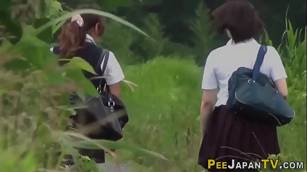 Bocah Asia Lagi Pipis, Bikin Ngaceng