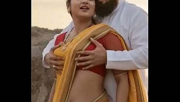 Desi Bhabhi Saree Nya Nyempit, Teteknya Diremas, Romansa Panas