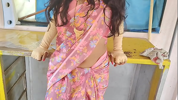 কামওয়ালি বাই আর মালিকের দেশি সেক্স – গরম রাতে খোলা জানালার নিচে চুদাচুদি