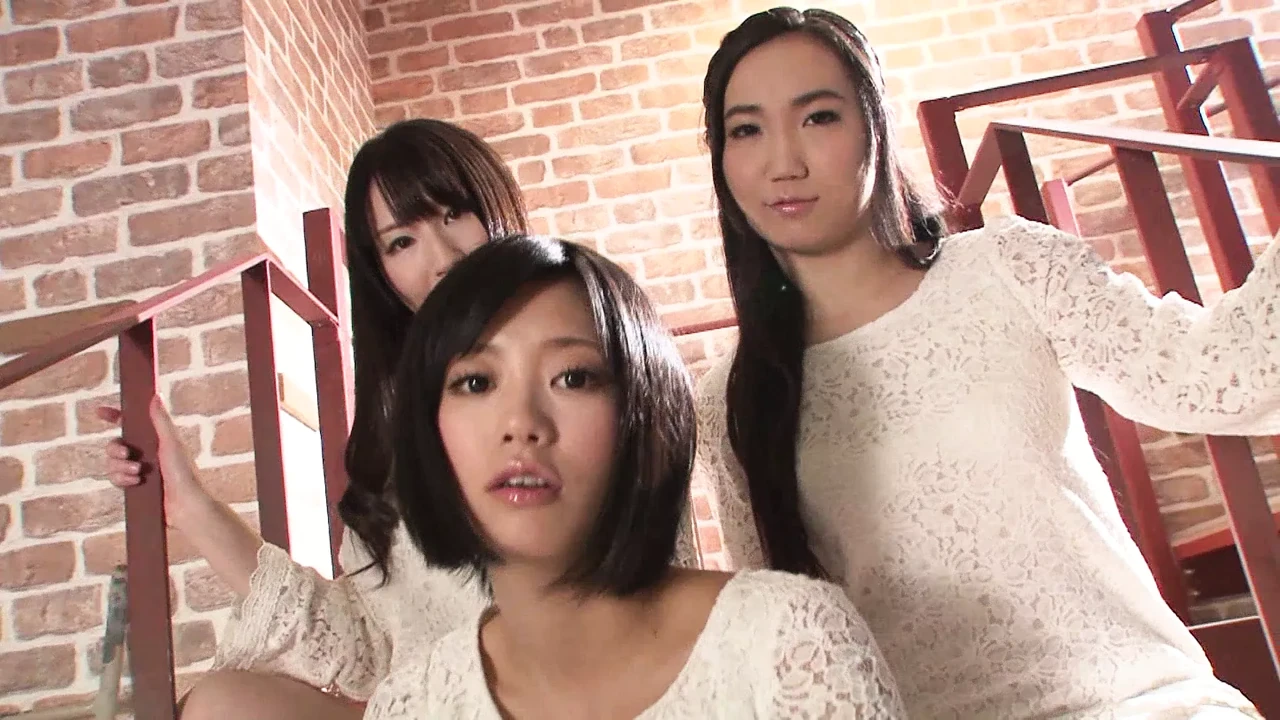 Asiatische Teens Squirten Gemeinschaftlich
