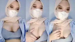 Hijab Camilla Montok, Remas-remas Toketnya Bikin Makin Tegang.