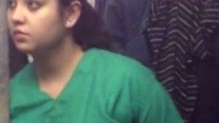 Video Dokter Desi Seksi Syuting Kamera Tersembunyi, Bikin Muncrat Lihat!
