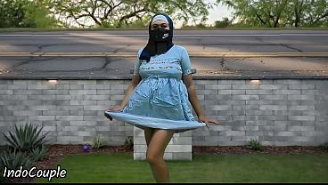 Mahasiswi Hijab Jogging Di Tempat Umum, Ngeblowjob Demi Duit