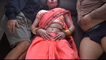 Ngentot Sama Ibu Tiri India Yang Lagi Sendirian, Anak Tiri Mainin Memek Basah, Bokep Desi Hot Banget.