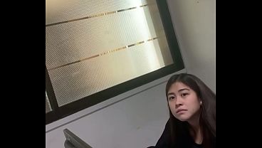 Coli Sendirian Abis Kerja, Cewek Asia Cantik Lagi Horny.