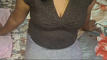 Temanmu, Si Mama Tiri Seksi Yang Bikin Muncrat.
